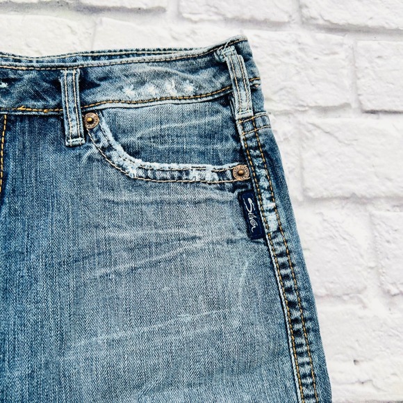 Silver Jeans Denim Mini Skirt Medium Wash Frayed Hem Womens Size 31 - Picture 3 of 10